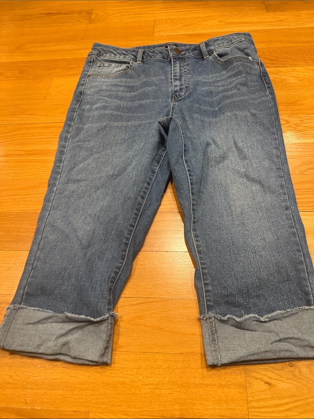 d.jeans women’s roll up cuff jeans  Capri size 12.